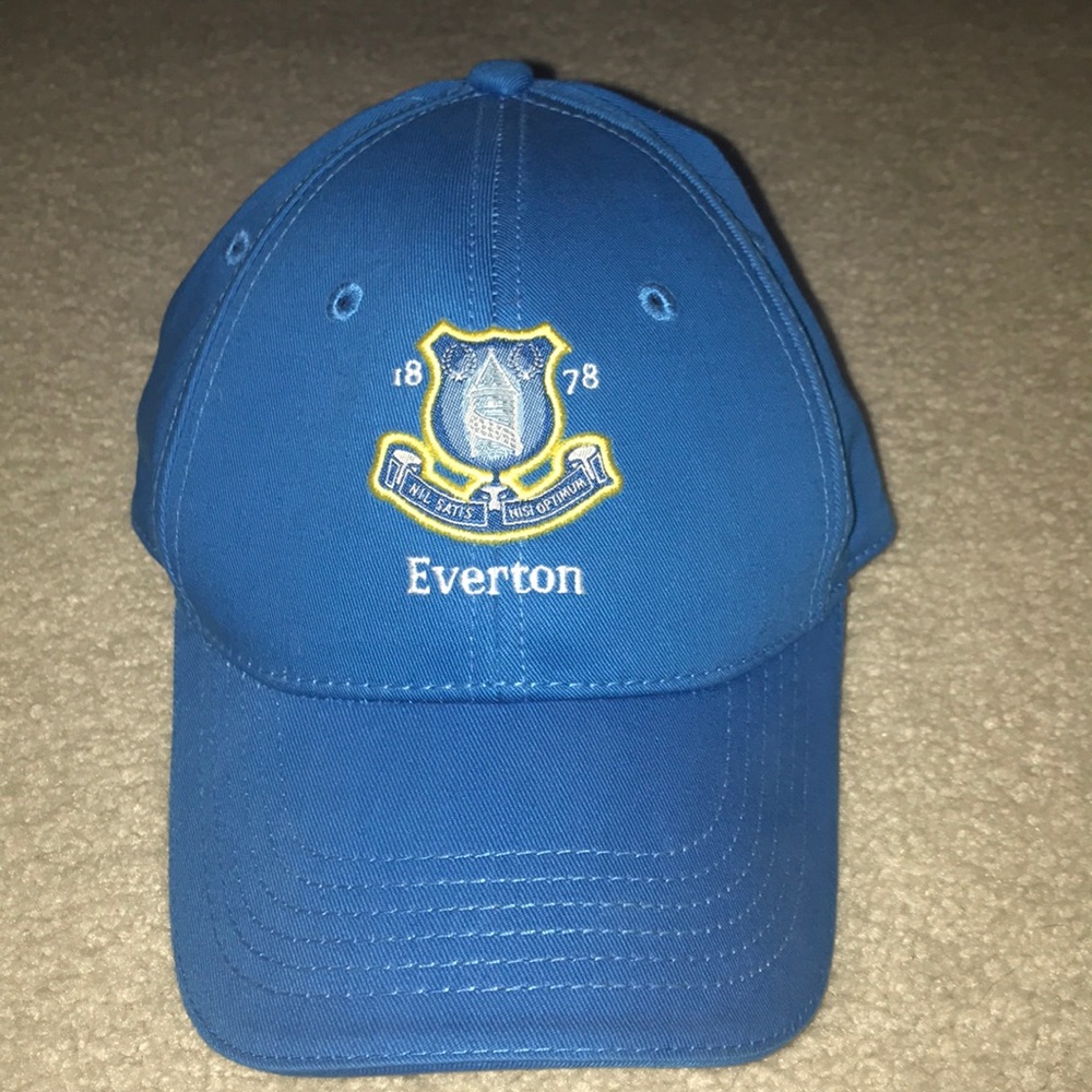EVERTON HAT BRAND NEW NEVER WORN